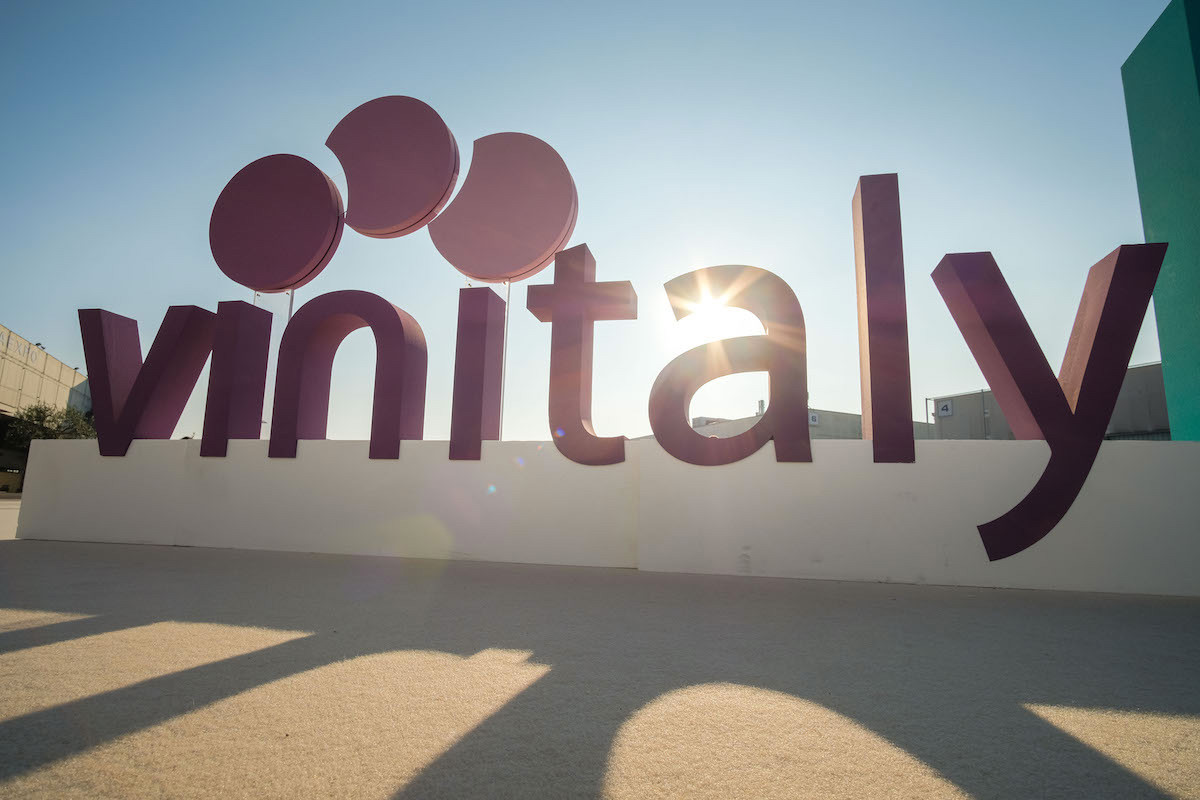 Vinitaly launches a new international promotional plan starting from Canada, followed by Central Asia, Southeast Asia and the USA.