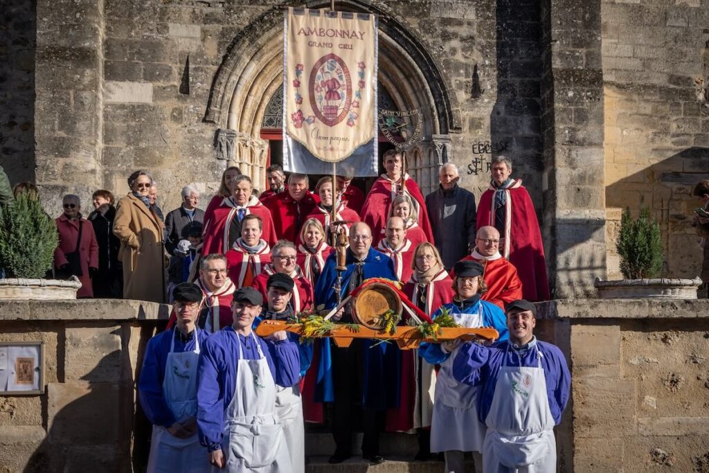 Festa di Saint Vincent ad Ambonnay: il racconto di una tradizione della Champagne con i Vigneron della Confrérie de Saint Vincent d'Ambonnay.
