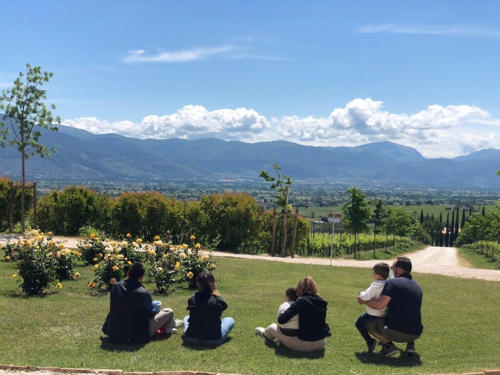 Lungarotti festeggia un doppio compleanno a Cantine Aperte: il programma alle tenute umbre di Torgiano e Montefalco.