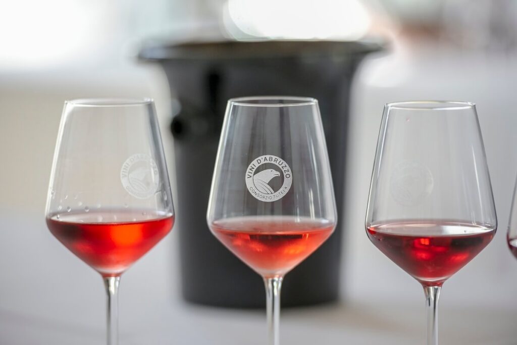 The Consorzio Tutela Vini d'Abruzzo Brings the Wines of Abruzzo to Canada with Events in Calgary and Vancouver