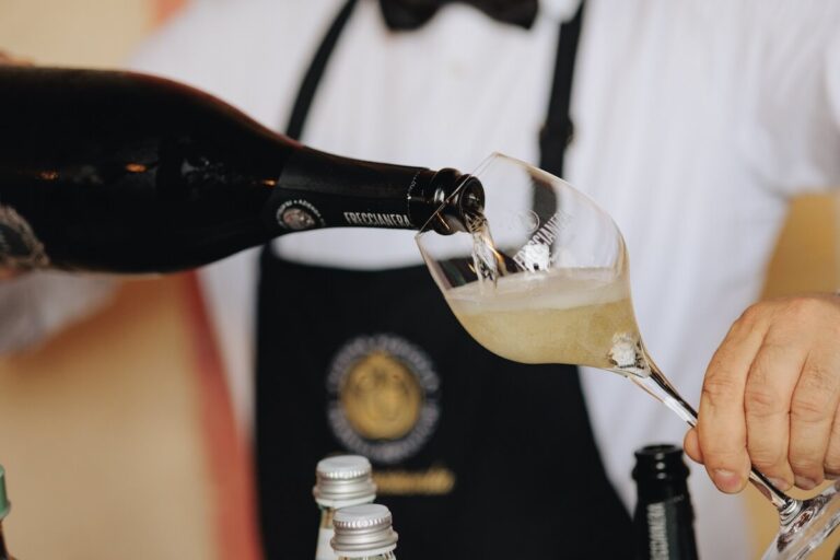 Freccianera sweeps the Decanter World Wine Awards 2025: the Casa delle Colonne Zero Riserva wins a Platinum Medal