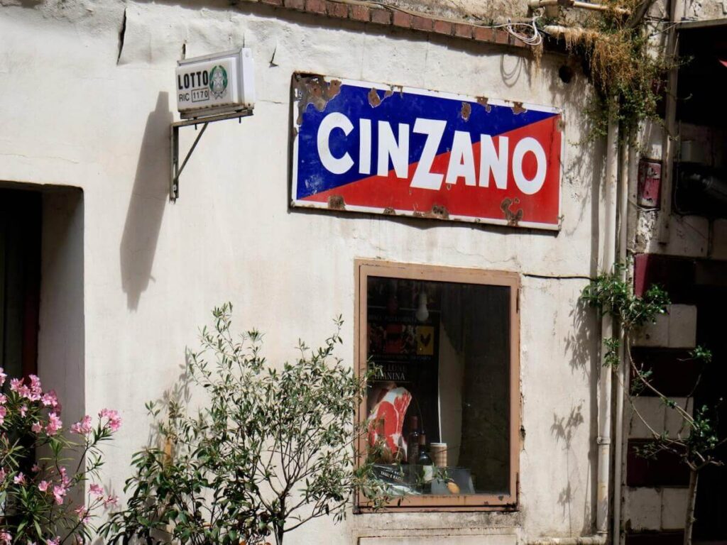 Discover the latest news on the sale of the Cinzano and Frattina brands from Campari to Gruppo Caffo 1915 and the implications for the market.