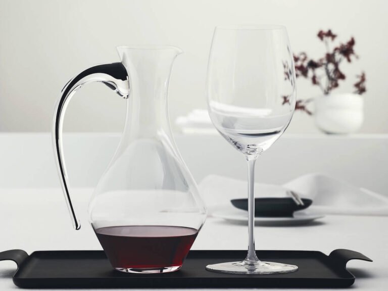 Riedel Fatto a Mano: the new decanter with crystal handle arrives
