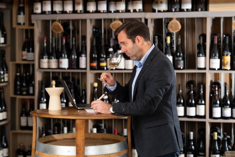 The Comité Champagne’s online course to become an expert on the French sparkling wine arrives in Italy