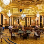 Tra calici e scommesse: come il vino arricchisce l'esperienza nei casinò stranieri