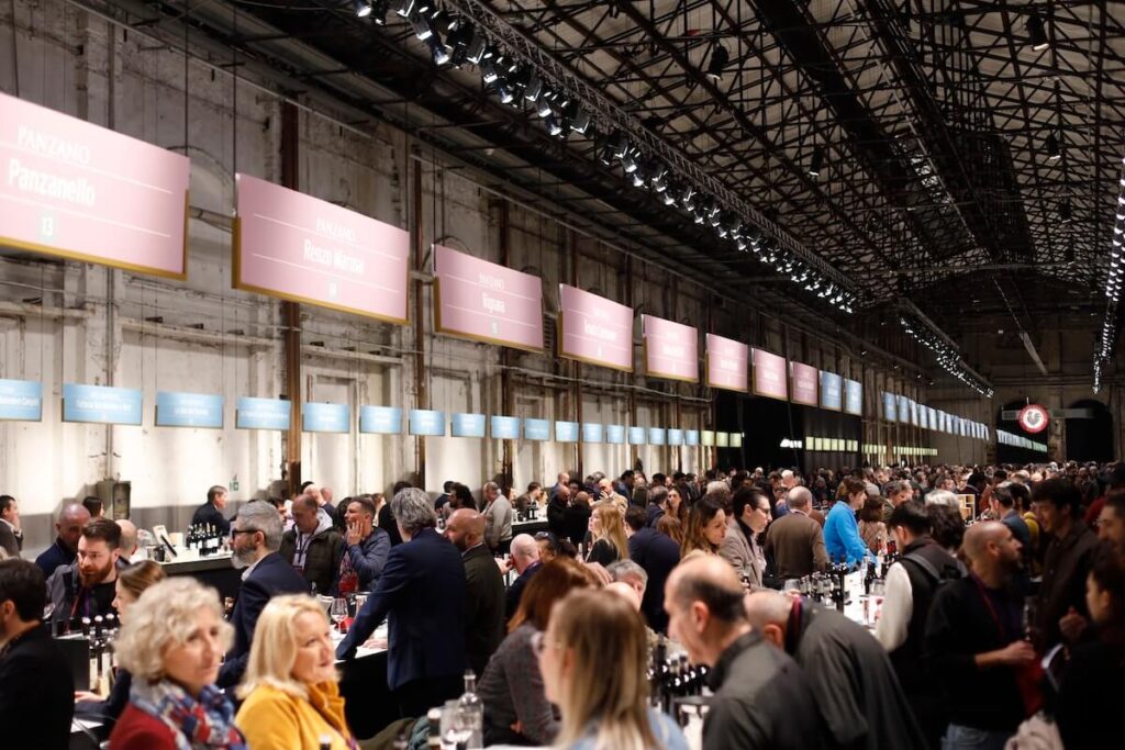 Chianti Classico Collection 2026 chiude con record di presenze. Mercati 2025 in crescita (+1% volume, +2,6% valore), Nord America al 49%.