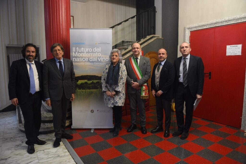 Il Monferrato punta sul vino per il futuro: alleanza tra Consorzi e piano strategico 2026-2028 per economia, turismo e territorio Unesco.