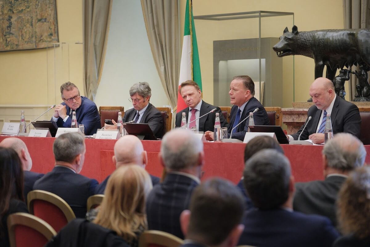 Vinitaly 2026 brings nearly 4,000 exhibitors and over 1,000 top buyers to Verona, confirming the fair’s role as a global hub for Italian wine