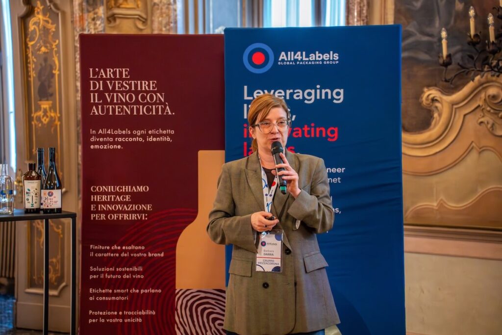 Quando l’etichetta diventa strategia: la centralità del packaging nel vino e cosa abbiamo imparato all’Innovation Day Milano di All4Labels