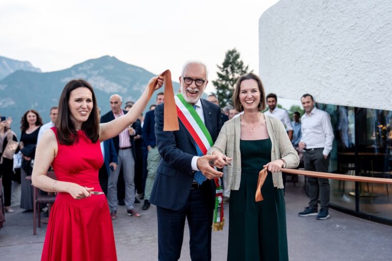 The new Moncalisse winery opens: architecture, sustainability and top‑level wine tourism between Monte Calisio and Trentodoc bubbles.