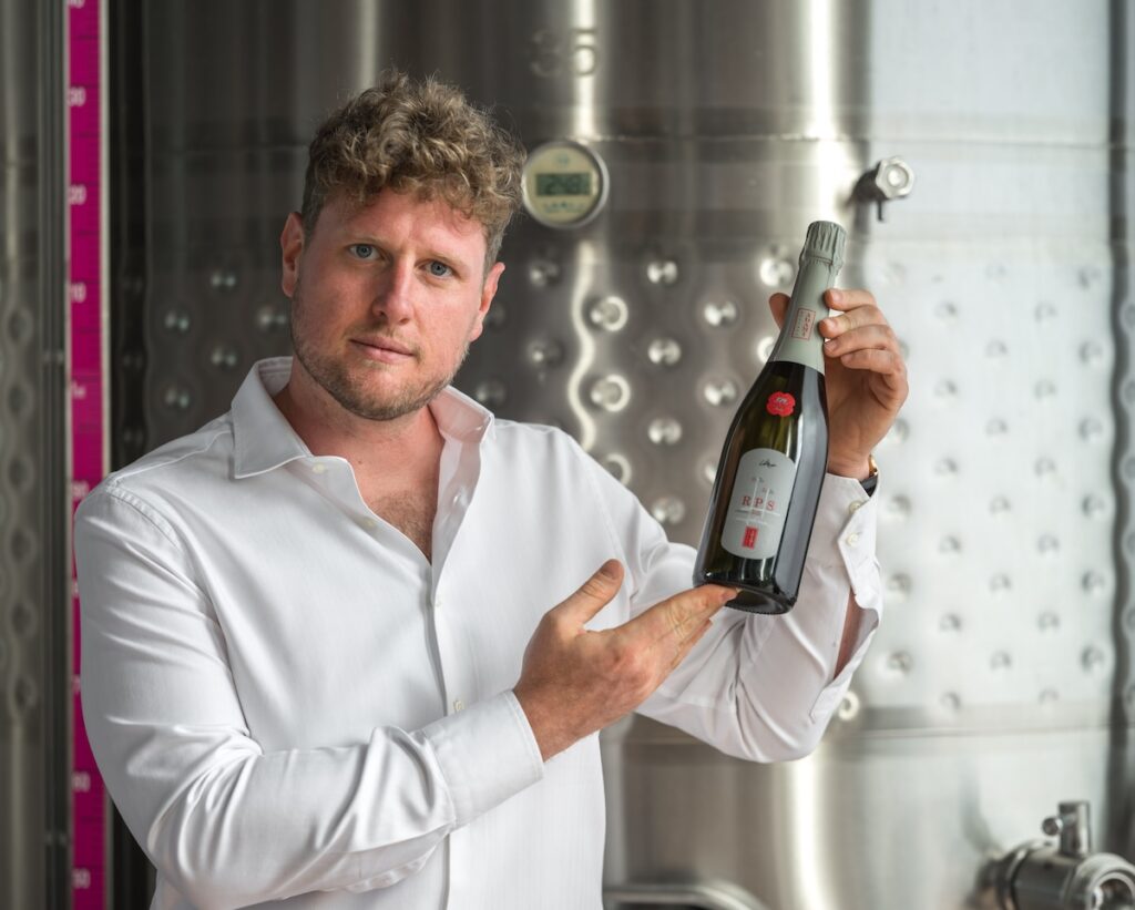 With RPS, Adami transforms glera through long lees ageing before effervescence, opening a new chapter in Prosecco innovation.