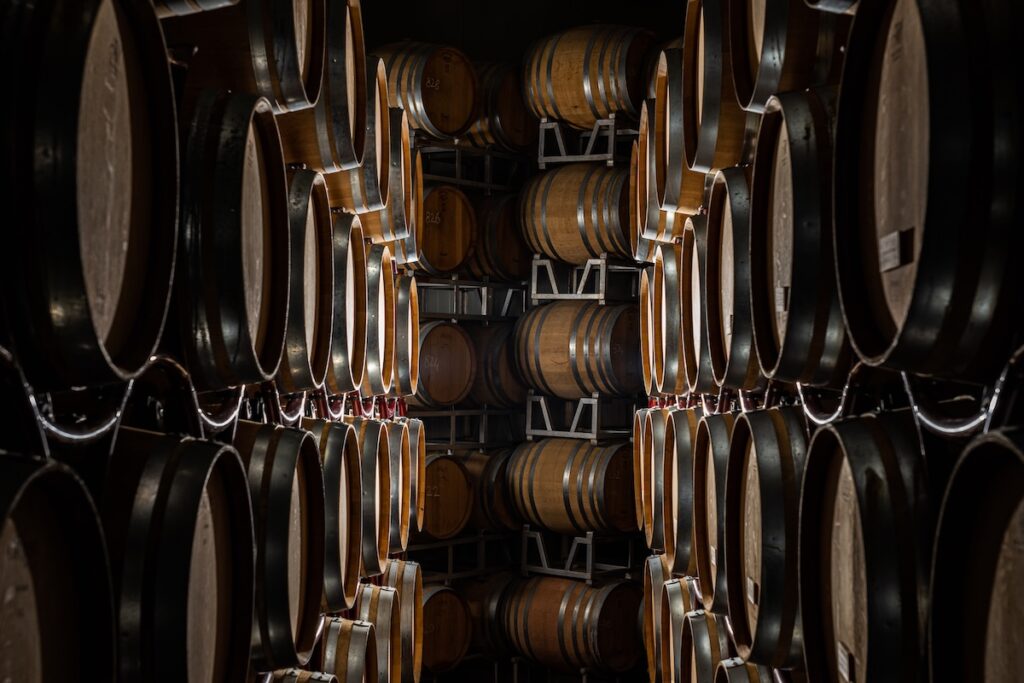 Poggio al Tesoro expands in the U.S. market as Prestige Beverage Group becomes its official importer, reinforcing the American strategy.
