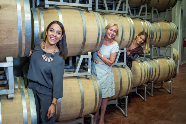 Poggio al Tesoro expands in the U.S. market as Prestige Beverage Group becomes its official importer, reinforcing the American strategy.