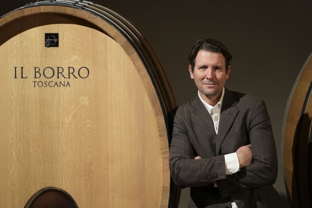 Il Borro lancia Chiaro di Bolle 2023: Metodo Classico Blanc de Noirs da Sangiovese, 18 mesi sui lieviti e identità toscana contemporanea.