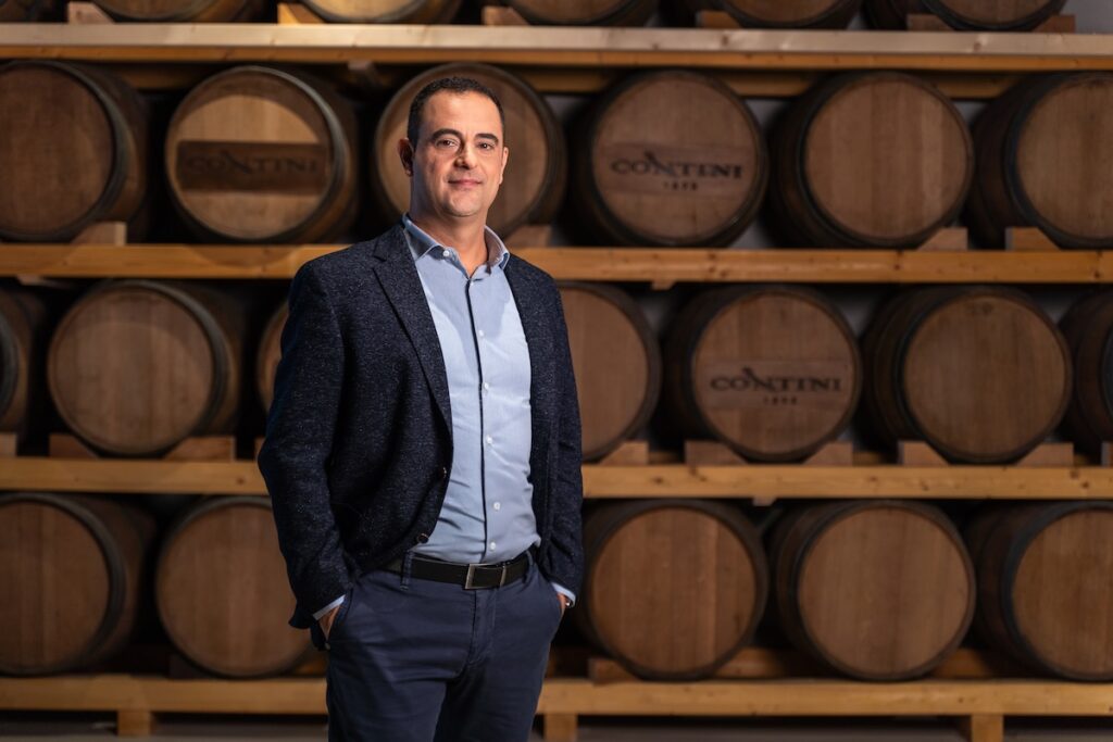 Passaggio generazionale in Cantina Contini: Mauro Contini presidente, Gianfranco Siddu nuovo AD. Nuovi investimenti e i 30 anni di Karmis.