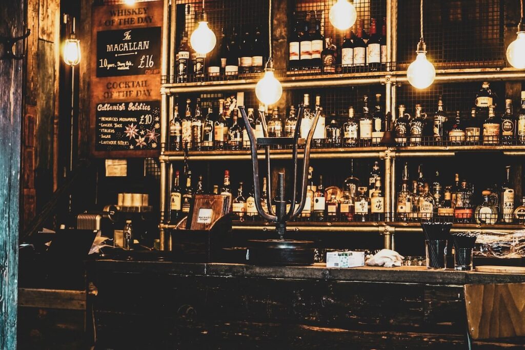 The United Kingdom Prepares a Digital Identity Revolution for Alcohol Purchases: A Change Affecting Retail and Hospitality