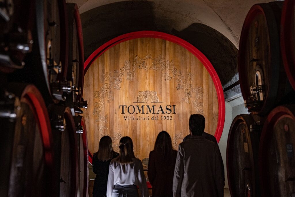 Tommasi Family Estates rinnova l’enoturismo: esperienze immersive come linguaggio per le nuove generazioni.