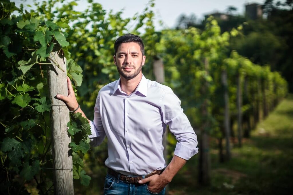 Vigna Traverso punta sull’enoturismo su misura: nei Colli Orientali del Friuli il vino diventa racconto a Prepotto.